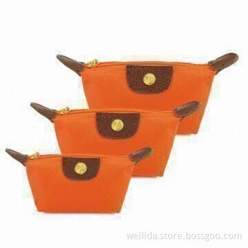 Cosmetic Bags, Made of 230D Polyester Twill, Various Colors and Materials are Available